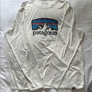 Patagonia Mens White Long Sleeve Sun Shirt with Mountain Graphic